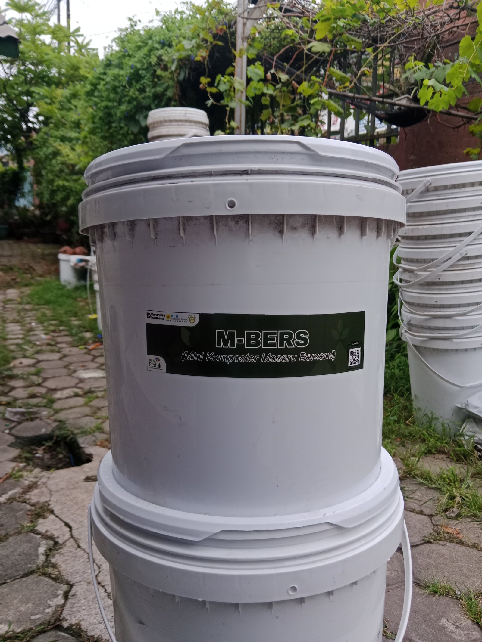 Membuat kompos sendiri